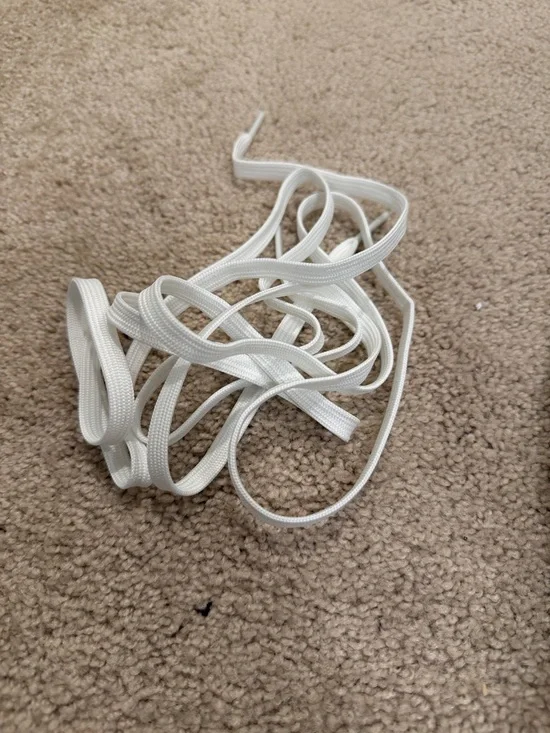 Veja Sneakers in White/Black - Picture 5 of 6